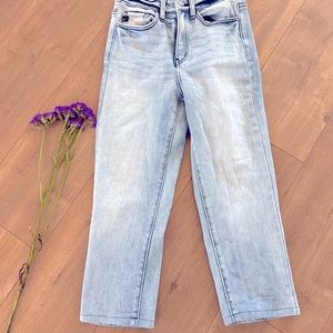 Perfect KanCan jeans faded below knee size 25